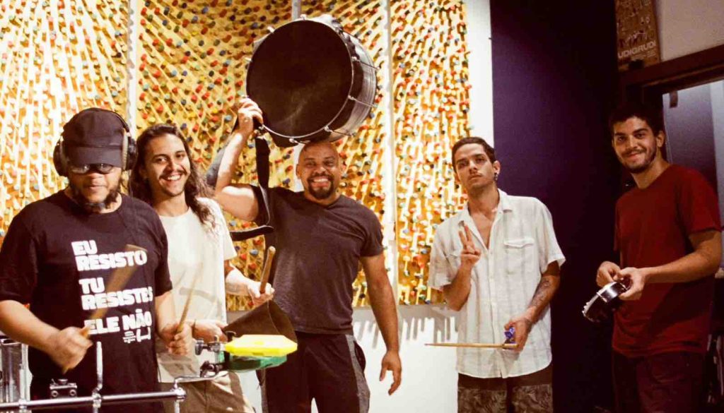 Banda Codinome Gusmão lança música Maracutaia