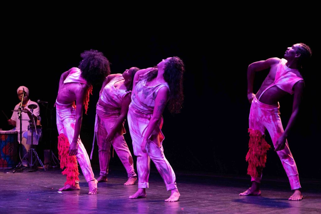 Espetáculo de Dança Elegbará e Viveiro