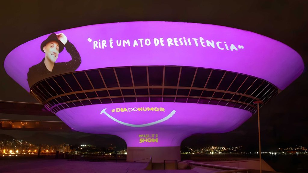 Rir, Um Ato de Resistência: exposição no MAC Niterói Homenageia Paulo Gustavo