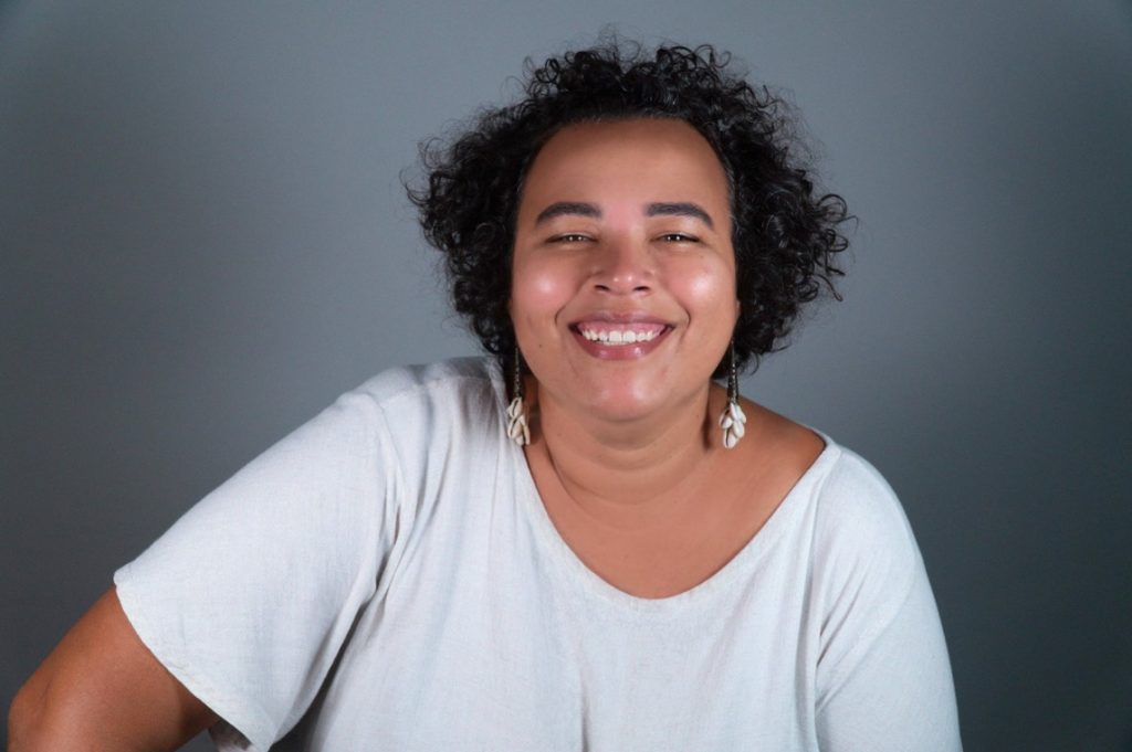 Elisa Fernandes homenageia Arlindo Cruz