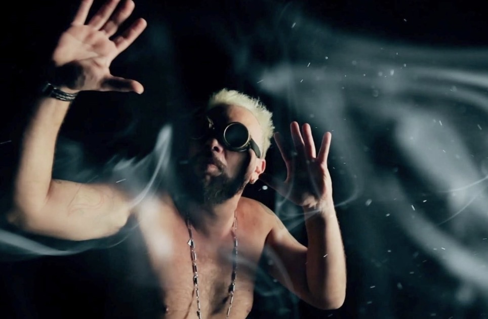 Trovão do Mangue: Da Lama ao Caos no Blue Note Rio