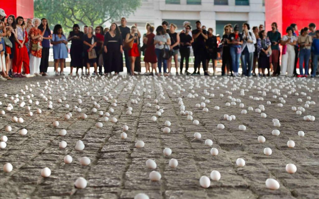 Anna Maria Maiolino apresenta a performance KA no Museu do Amanhã